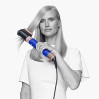 Dyson Airwrap Complete Long Blue Blush - em uso